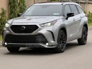 Toyota Highlander Limited AWD 2023 Gris