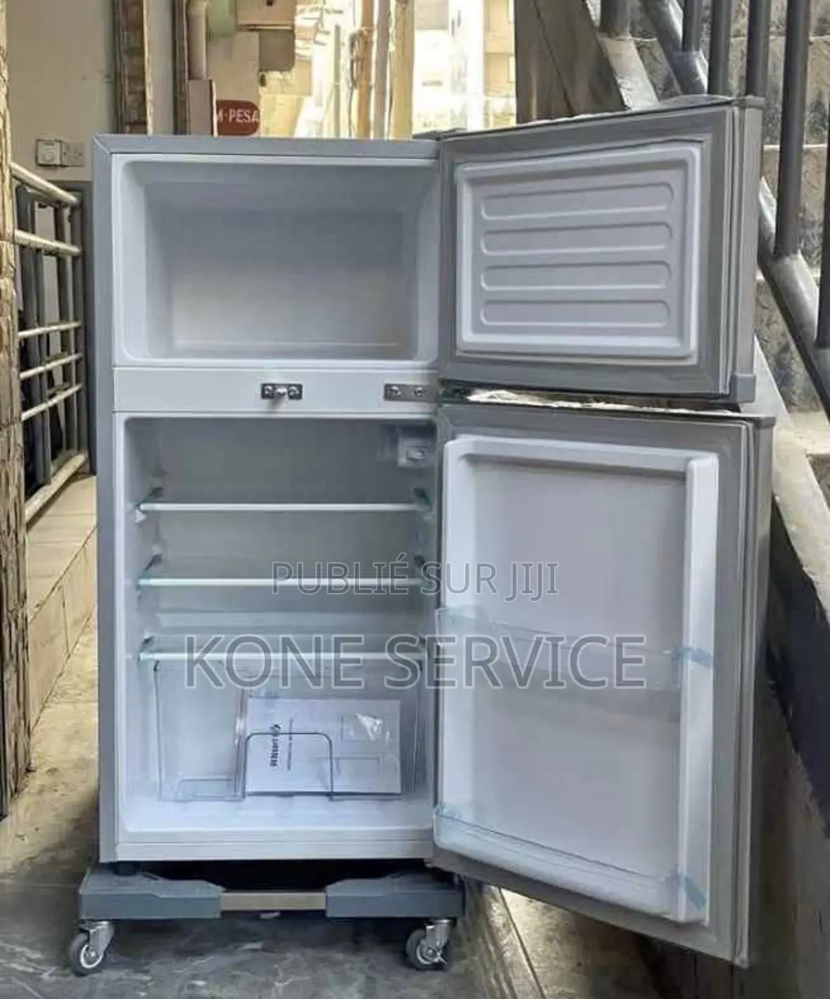 Réfrigérateur 2 Portes Compact (Congélateur en Haut)