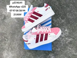 Paires De Baskets Adidas Campus Original