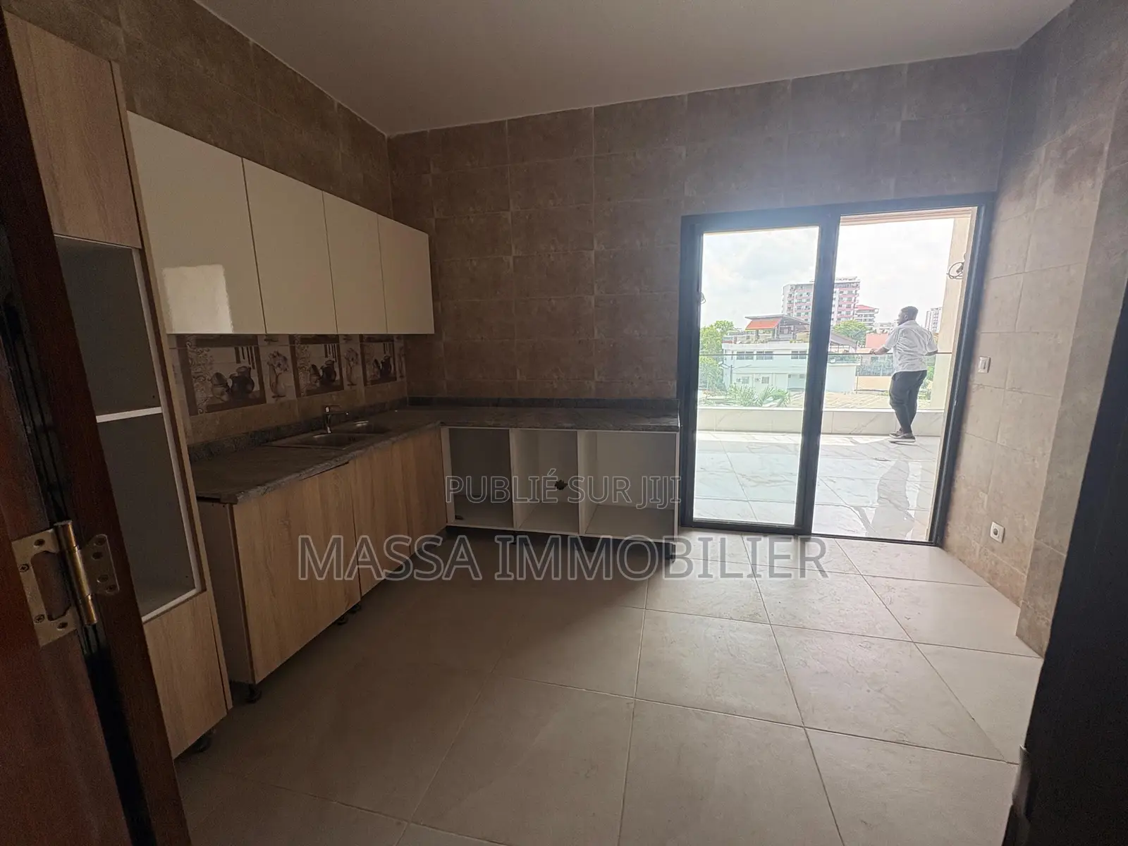 2chbre Appartement dans Massa Immobilier, Marcory à Vendre