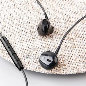 Écouteurs Baseus H06 Noir Avec Port Jack
