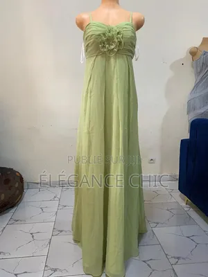 Belle Robe Disponible