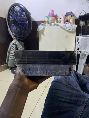 Ps2 Casi Neuf Craquer Avec 20 Jeux Et Deux Manettes