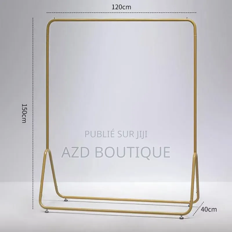 Presentoir De Vêtements 2 Couleurs Disponibles ( Dorée Et Noire)