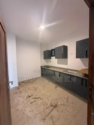 3chbre Appartement dans Ismaël Coulibaly, Cocody à Vendre