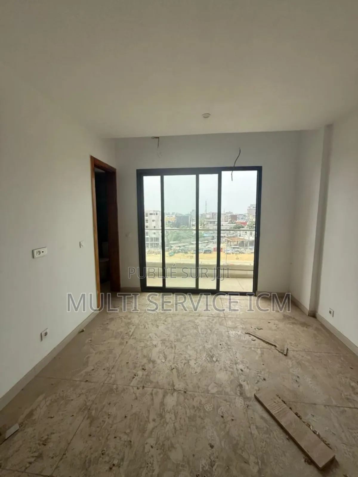 3chbre Appartement dans Ismaël Coulibaly, Cocody à Vendre