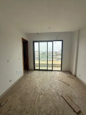 3chbre Appartement dans Ismaël Coulibaly, Cocody à Vendre