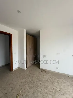 3chbre Appartement dans Ismaël Coulibaly, Cocody à Vendre
