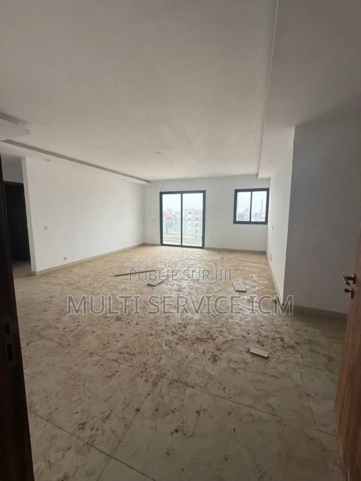 3chbre Appartement dans Ismaël Coulibaly, Cocody à Vendre