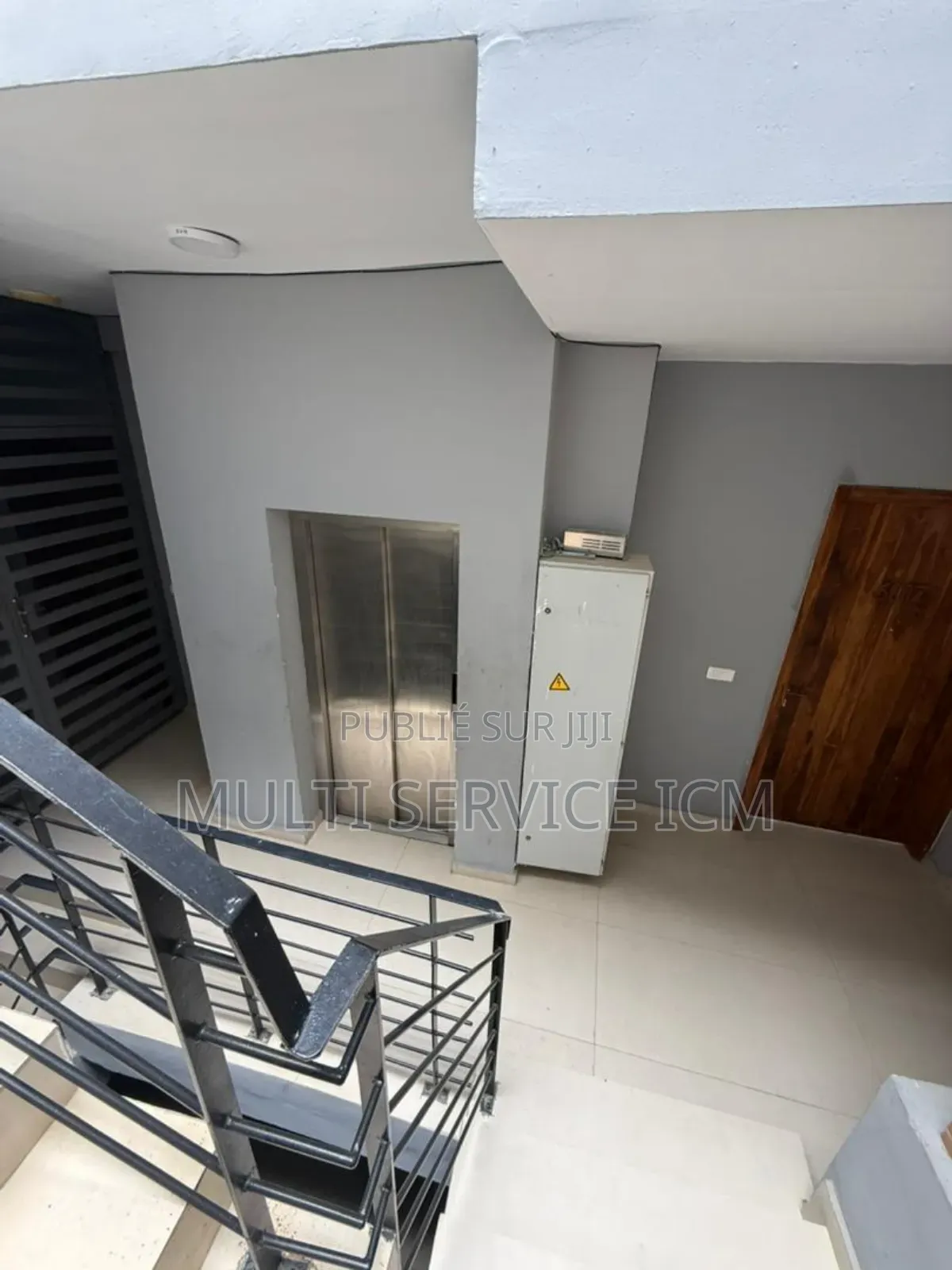 3chbre Appartement dans Ismaël Coulibaly, Cocody à Vendre