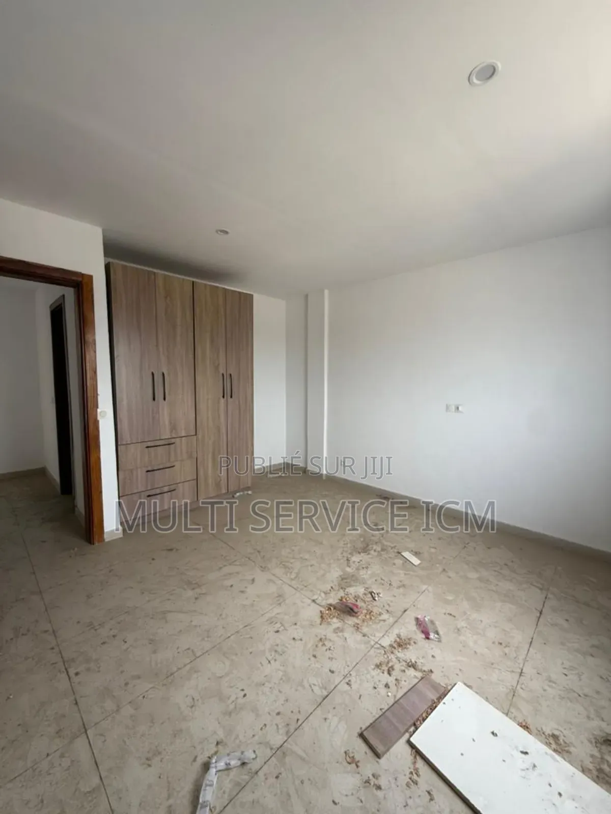 3chbre Appartement dans Ismaël Coulibaly, Cocody à Vendre