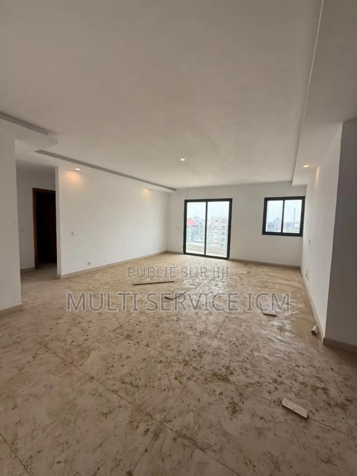 3chbre Appartement dans Ismaël Coulibaly, Cocody à Vendre