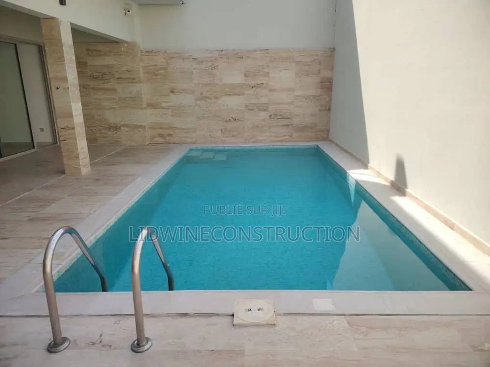 4chbre Villa dans Cocody à Louer