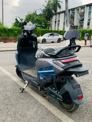 Nouveau Yamaha DT125 2026 Gris