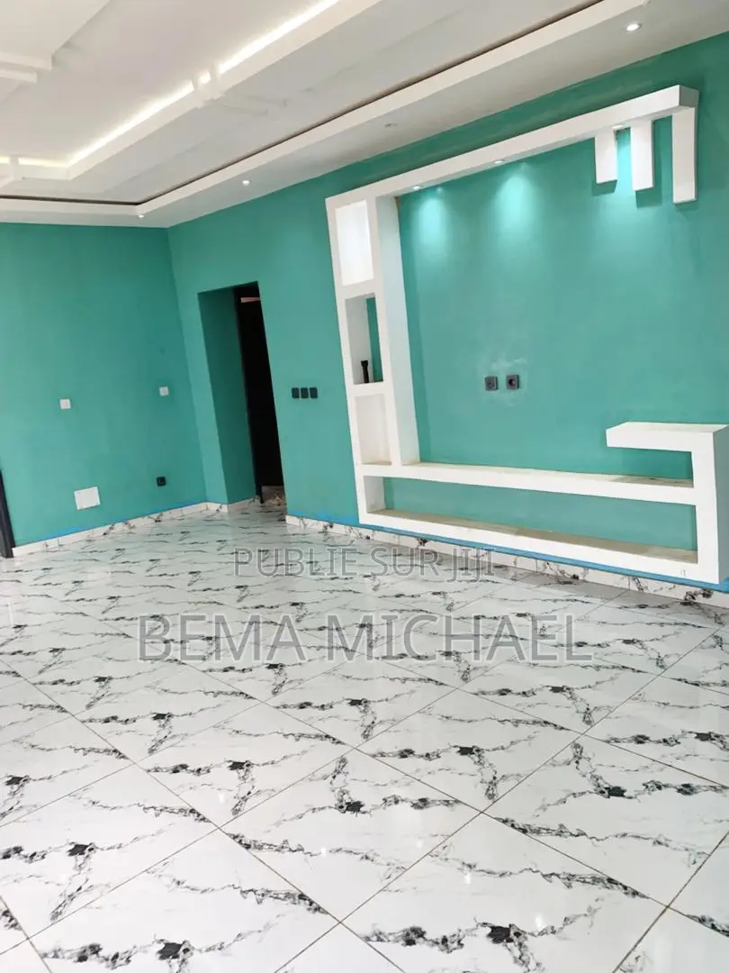 5chbre Villa dans Villa Basse 5 Pièces, Bingerville à Louer
