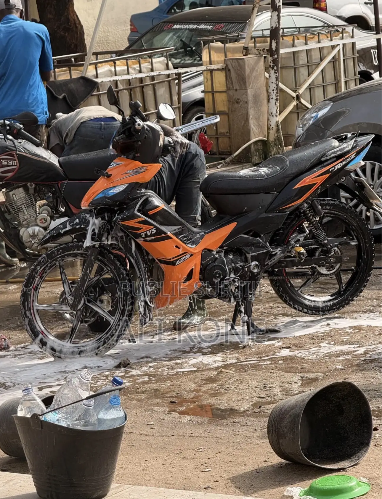Nouveau TVS HLX 125 2021 Orange