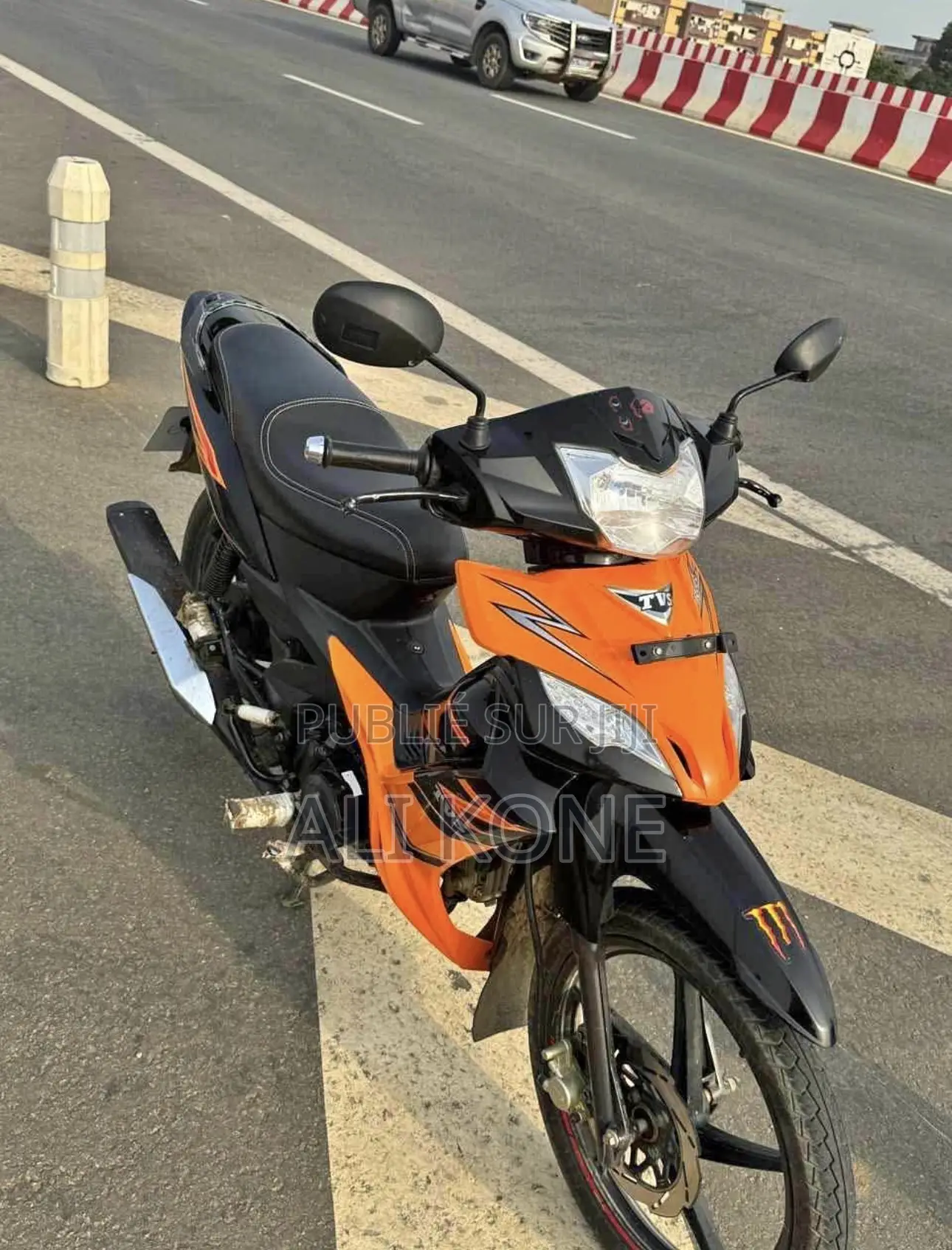 Nouveau TVS HLX 125 2021 Orange