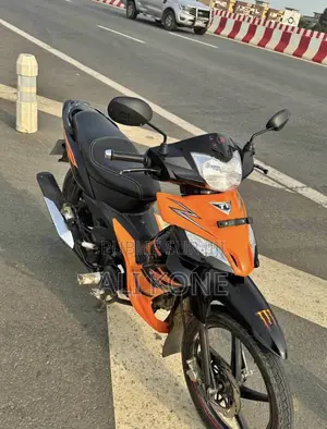 Nouveau TVS HLX 125 2021 Orange