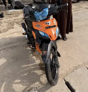 Nouveau TVS HLX 125 2021 Orange