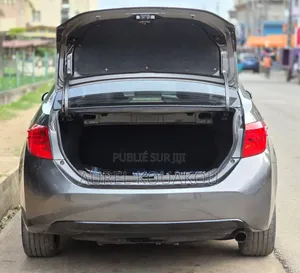 Toyota Corolla 2017 Gris