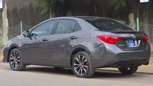 Toyota Corolla 2017 Gris