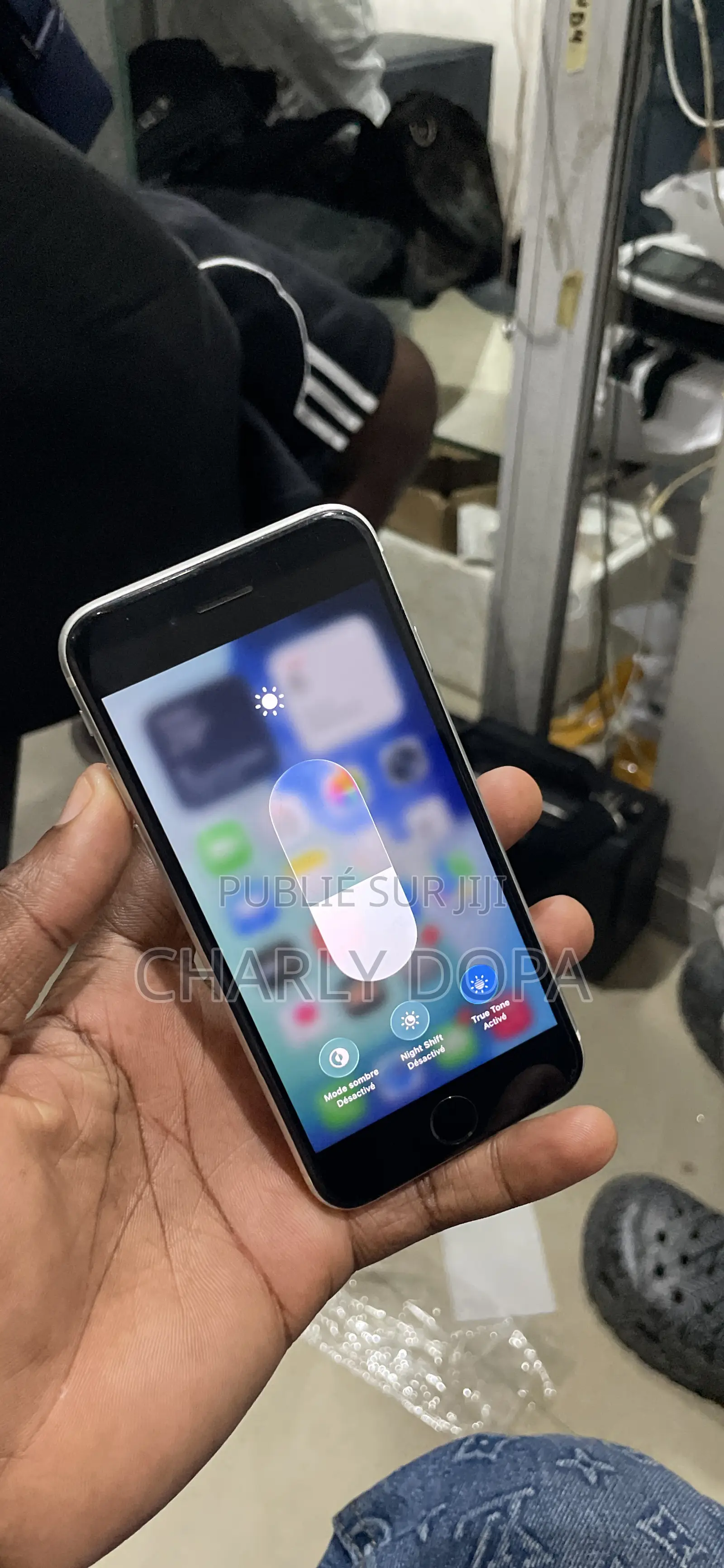 Apple iPhone SE (2020) 64 GB Noir