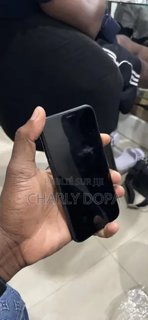 Apple iPhone XR 64 GB Noir