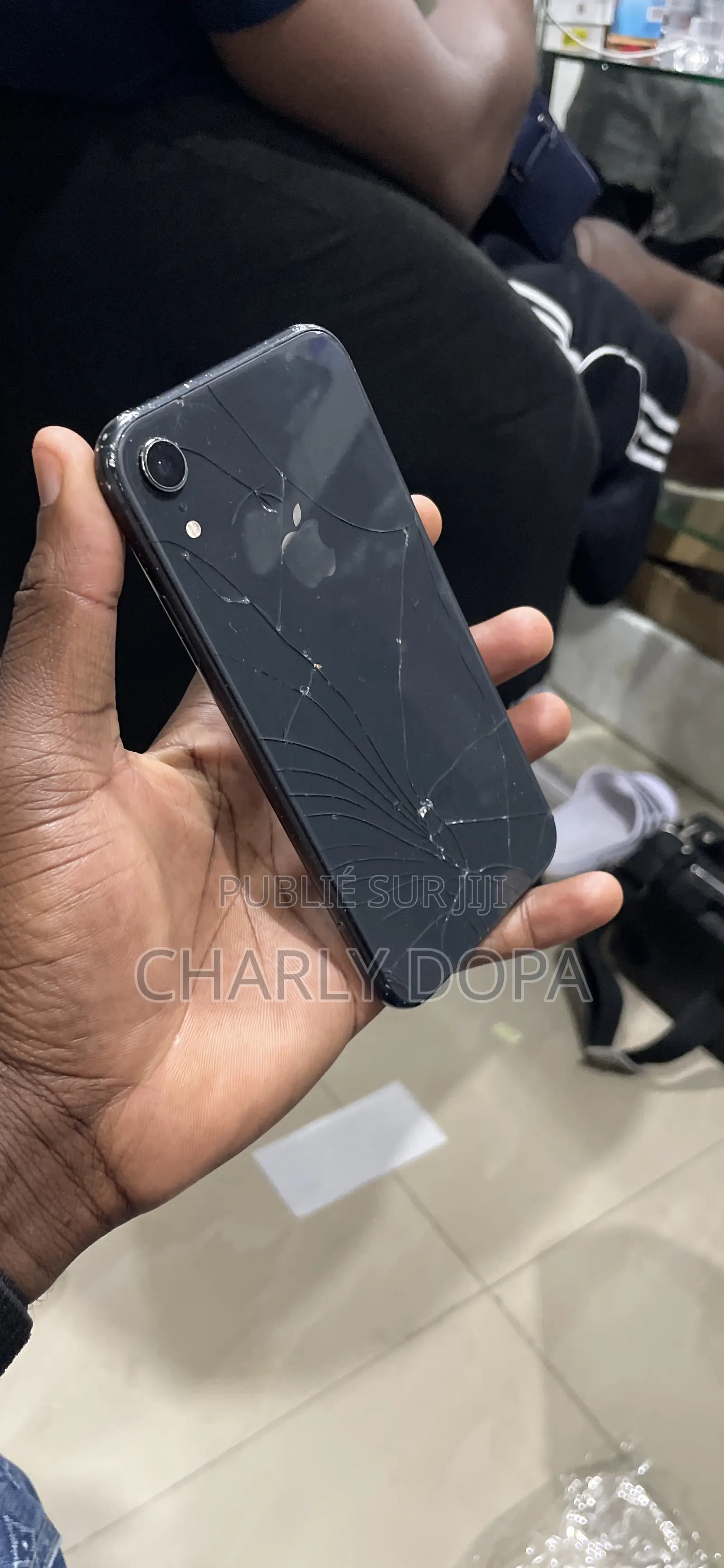 Apple iPhone XR 64 GB Noir