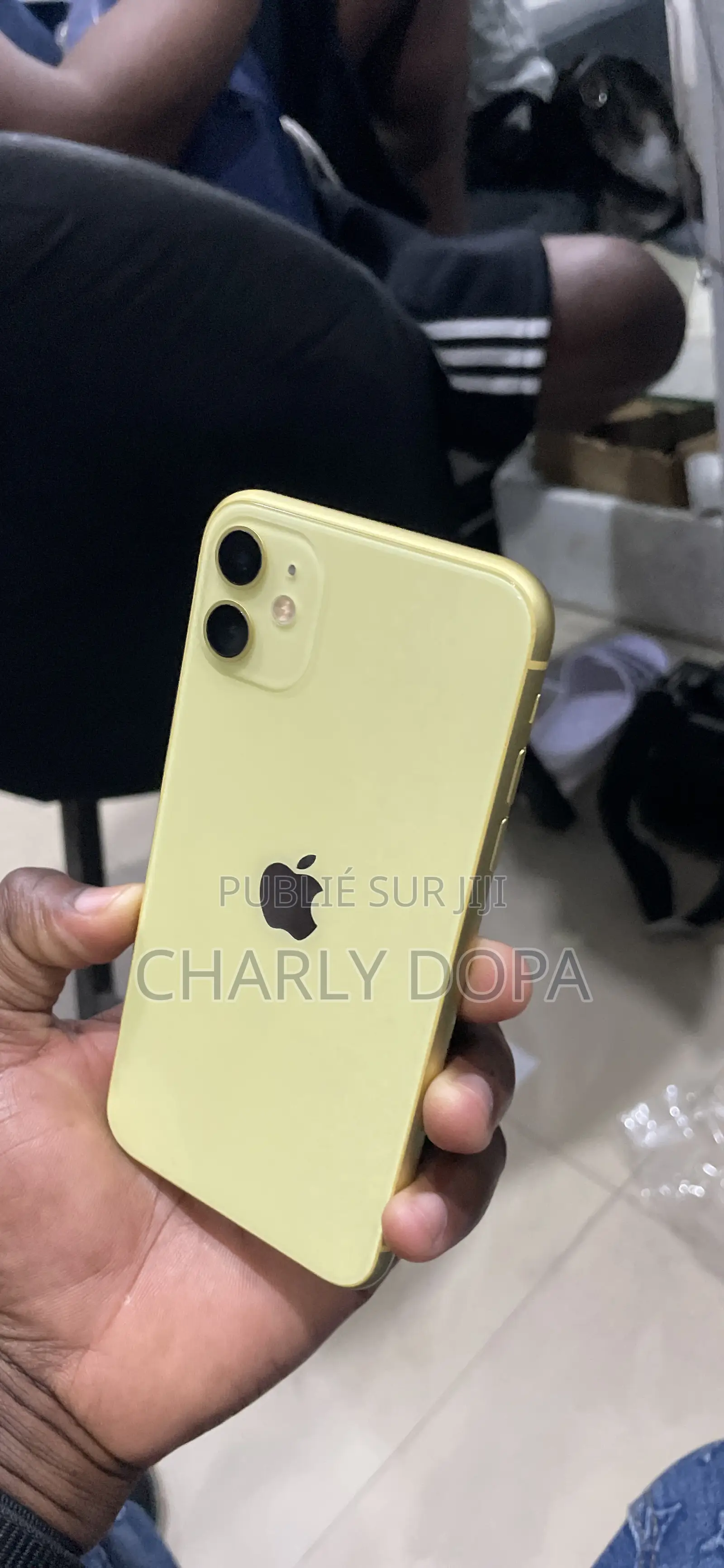 Apple iPhone 11 64 GB Jaune