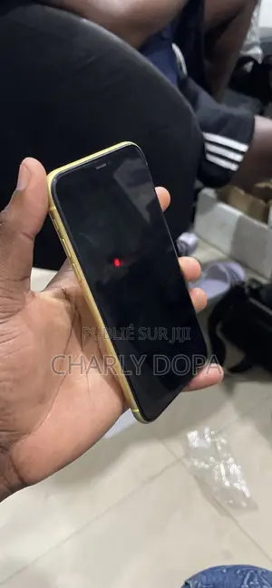 Apple iPhone 11 64 GB Jaune