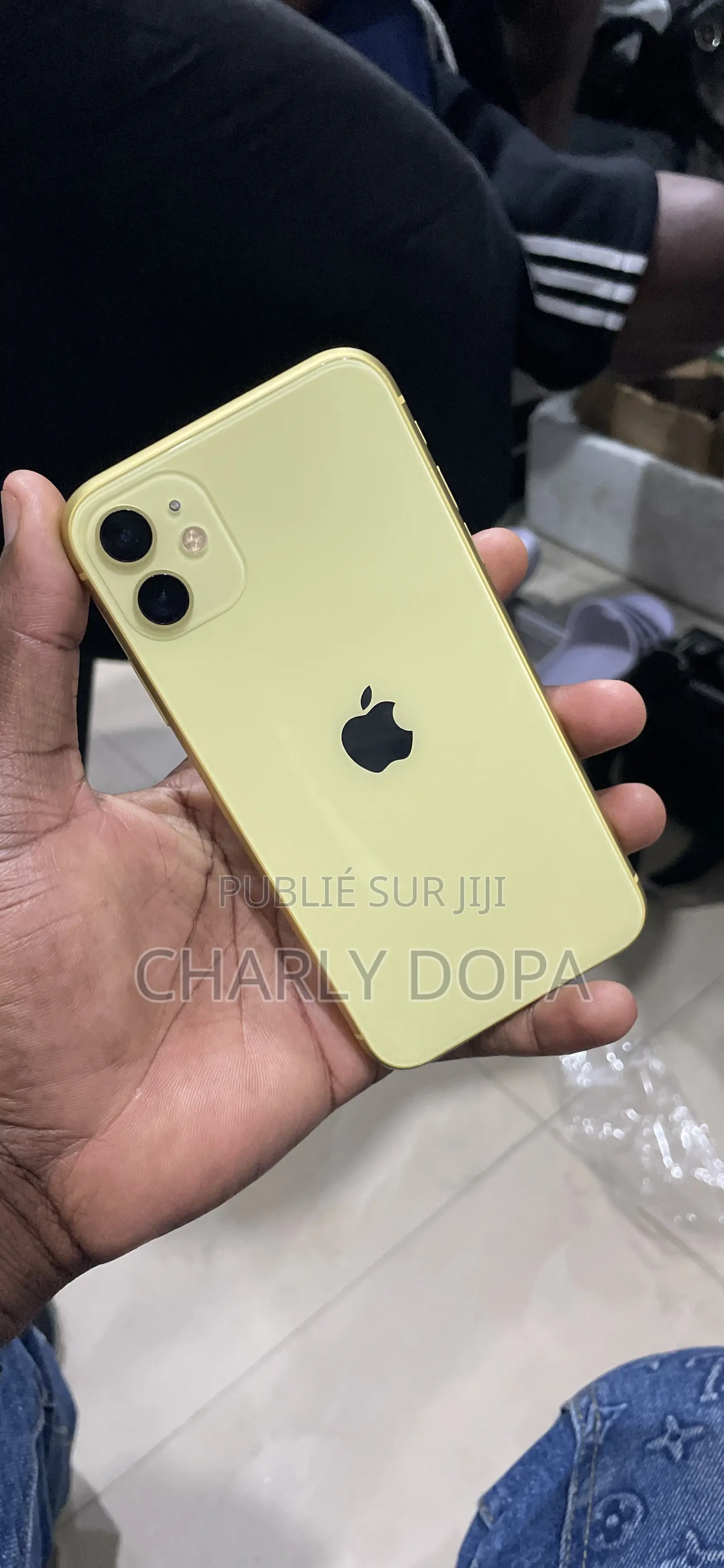 Apple iPhone 11 64 GB Jaune