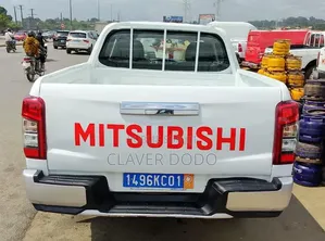Mitsubishi L200 2021 Blanc