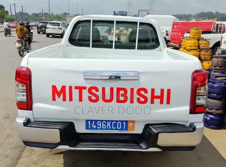Mitsubishi L200 2021 Blanc