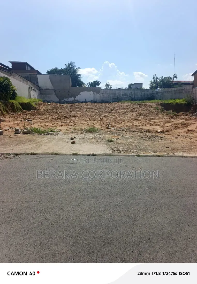 Vente Terrain Nu Au Deux Plateaux Vallon Ambassade Ghana Avec Acd