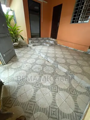 3chbre Villa dans Villa Basse 4 Pièces, Bingerville à Louer