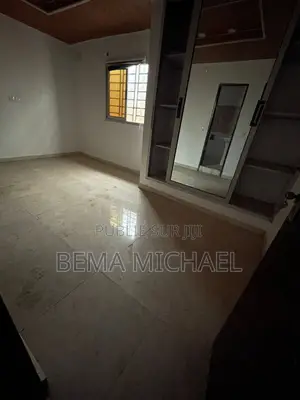 3chbre Villa dans Villa Basse 4 Pièces, Bingerville à Louer