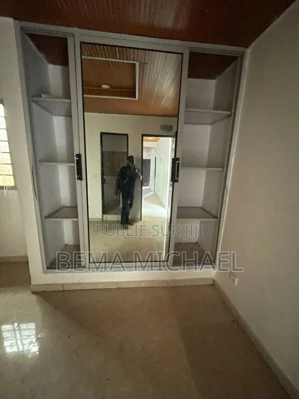 3chbre Villa dans Villa Basse 4 Pièces, Bingerville à Louer