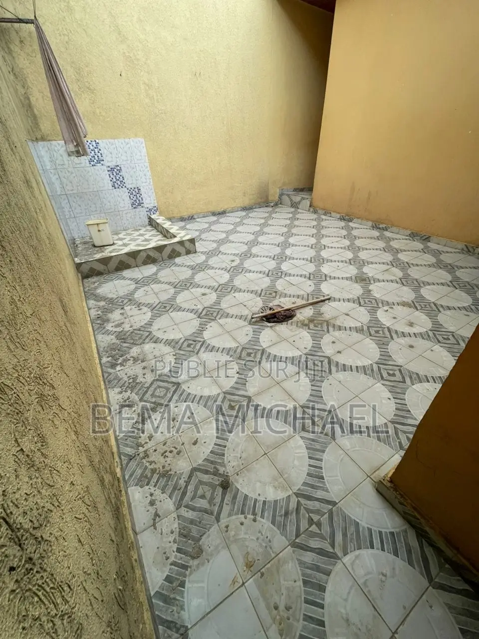 3chbre Villa dans Villa Basse 4 Pièces, Bingerville à Louer