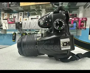 Nikon D3300 + Objectif 18-55mm