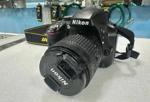 Nikon D3300 + Objectif 18-55mm
