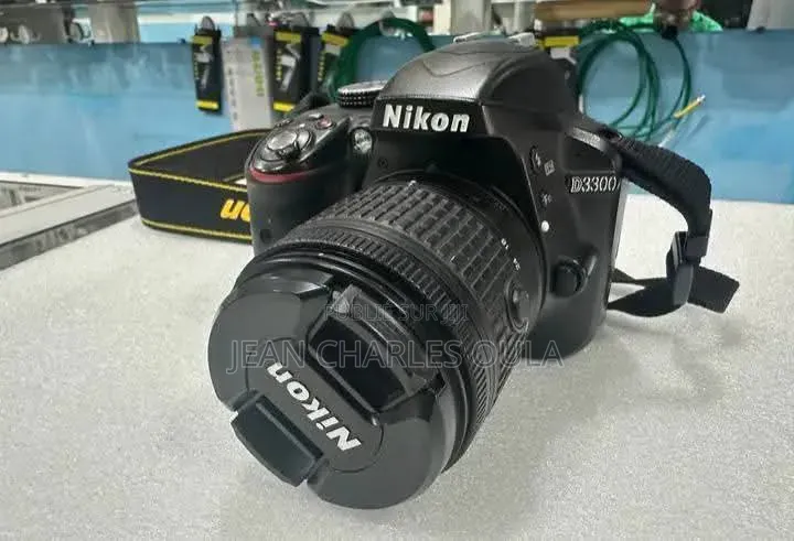 Nikon D3300 + Objectif 18-55mm