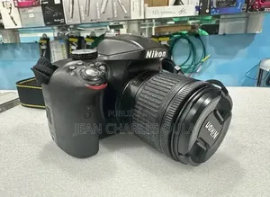 Nikon D3300 + Objectif 18-55mm