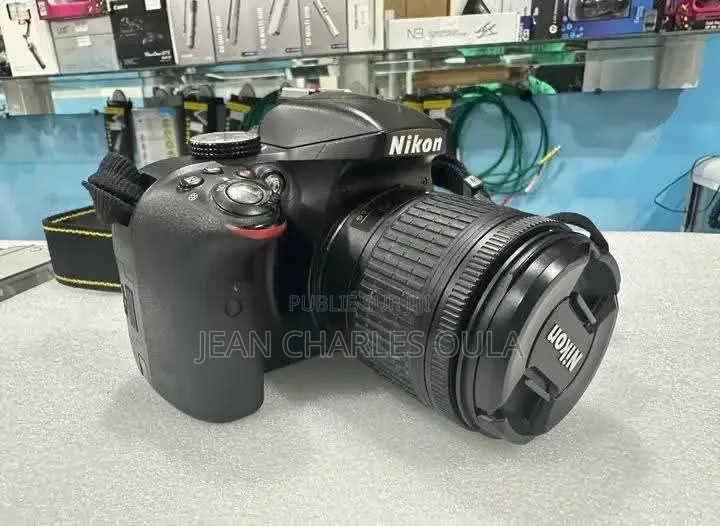 Nikon D3300 + Objectif 18-55mm
