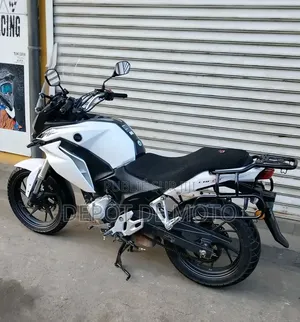 Nouveau Honda CB 2022 Blanc