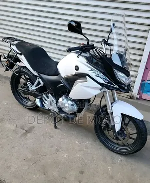 Nouveau Honda CB 2022 Blanc