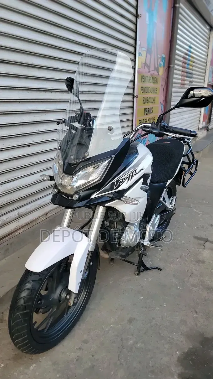 Nouveau Honda CB 2022 Blanc