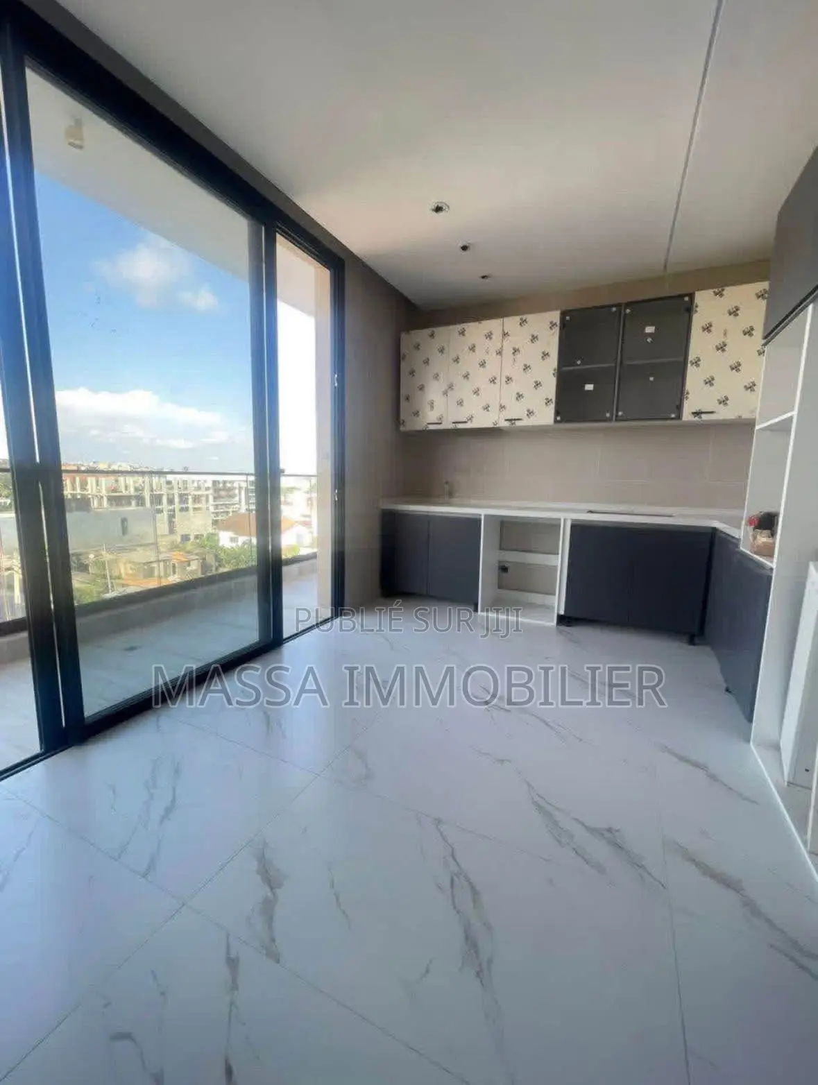 3chbre Appartement dans Massa Immobilier, Cocody à Louer