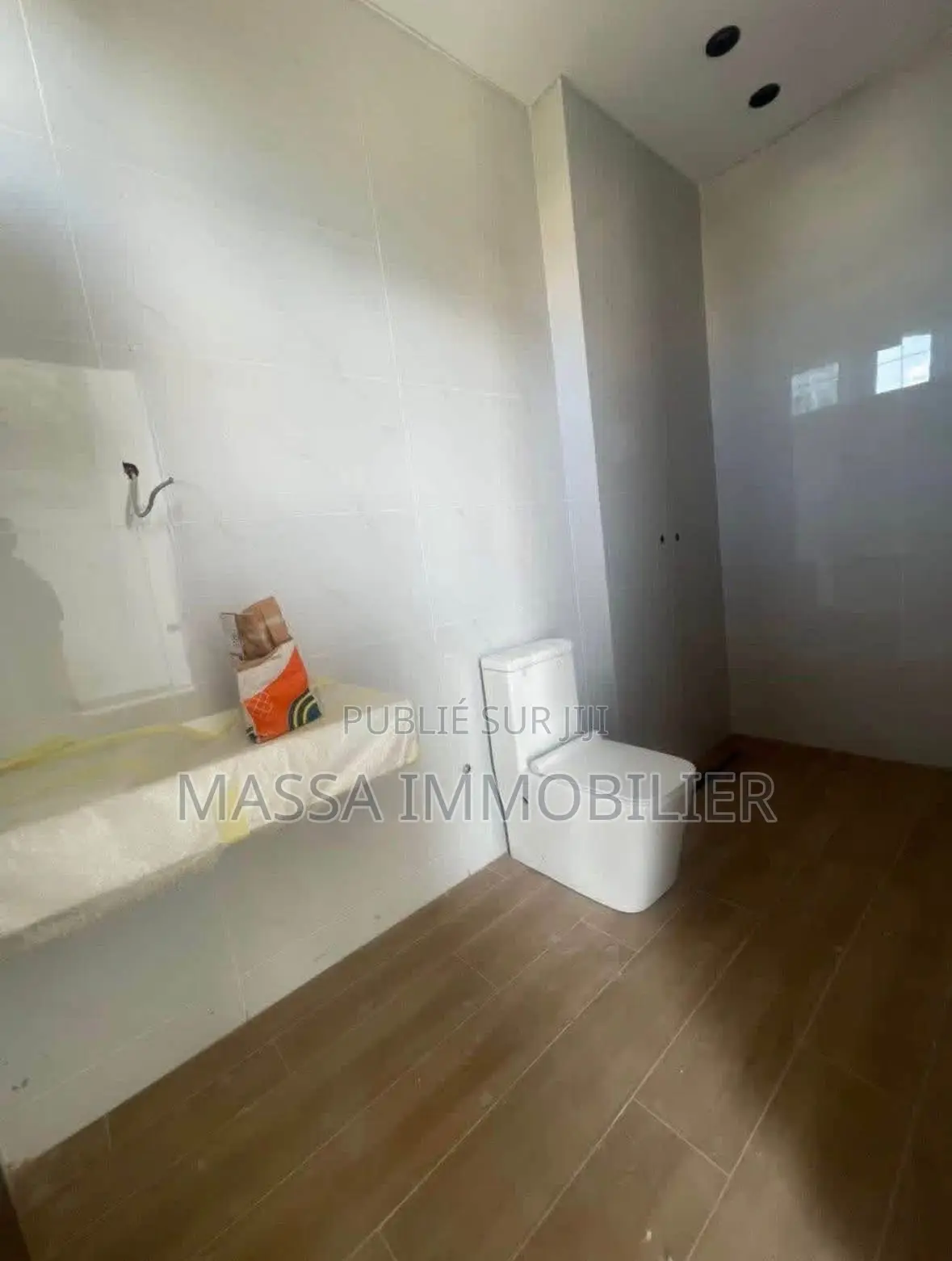 3chbre Appartement dans Massa Immobilier, Cocody à Louer