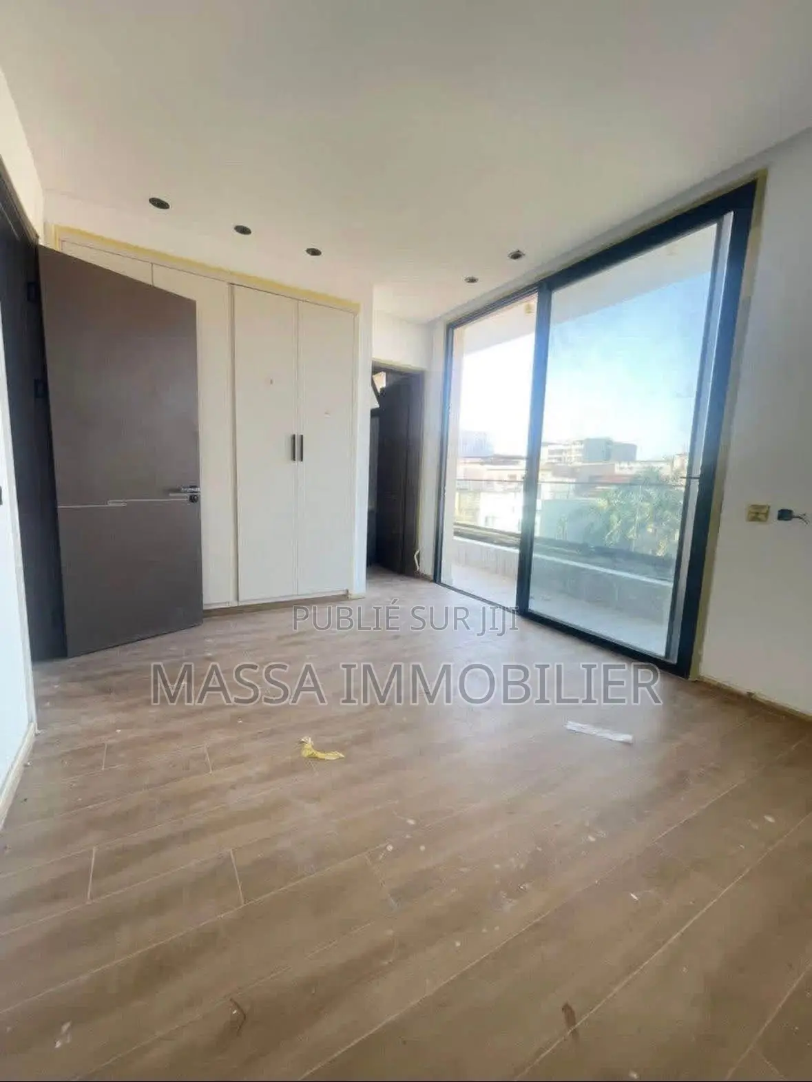 3chbre Appartement dans Massa Immobilier, Cocody à Louer