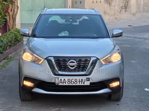 Nissan Kicks 2024 Gris